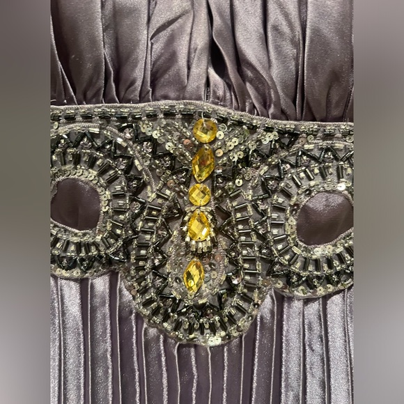 Formal silver halter gown with beading - Picture 4 of 5